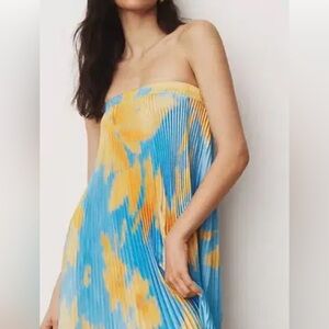 L’idée bisous strapless gown in Jardín Blue print